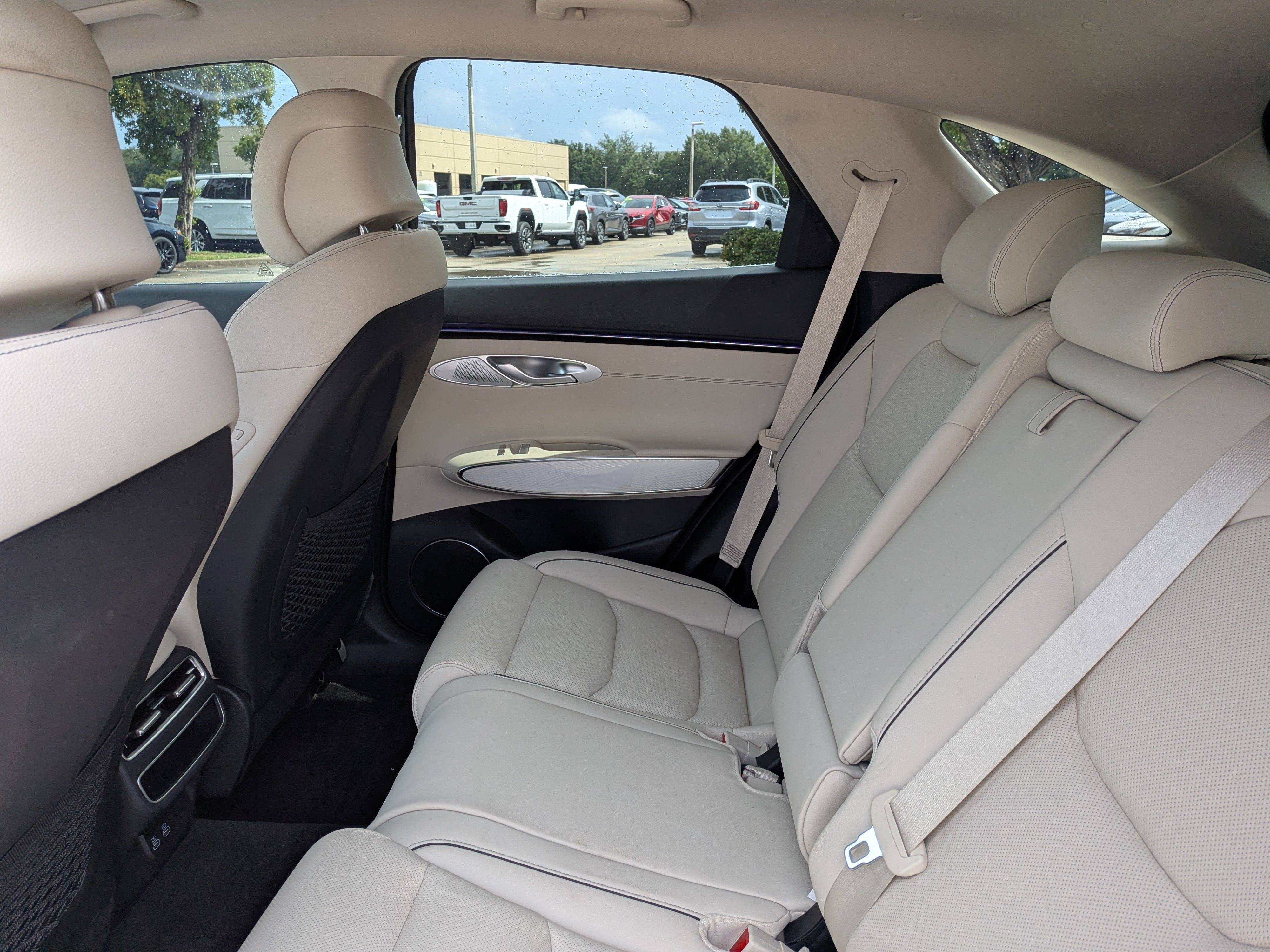 Used 2026 Genesis GV70 2.5T Advanced AWD/4WD image 15