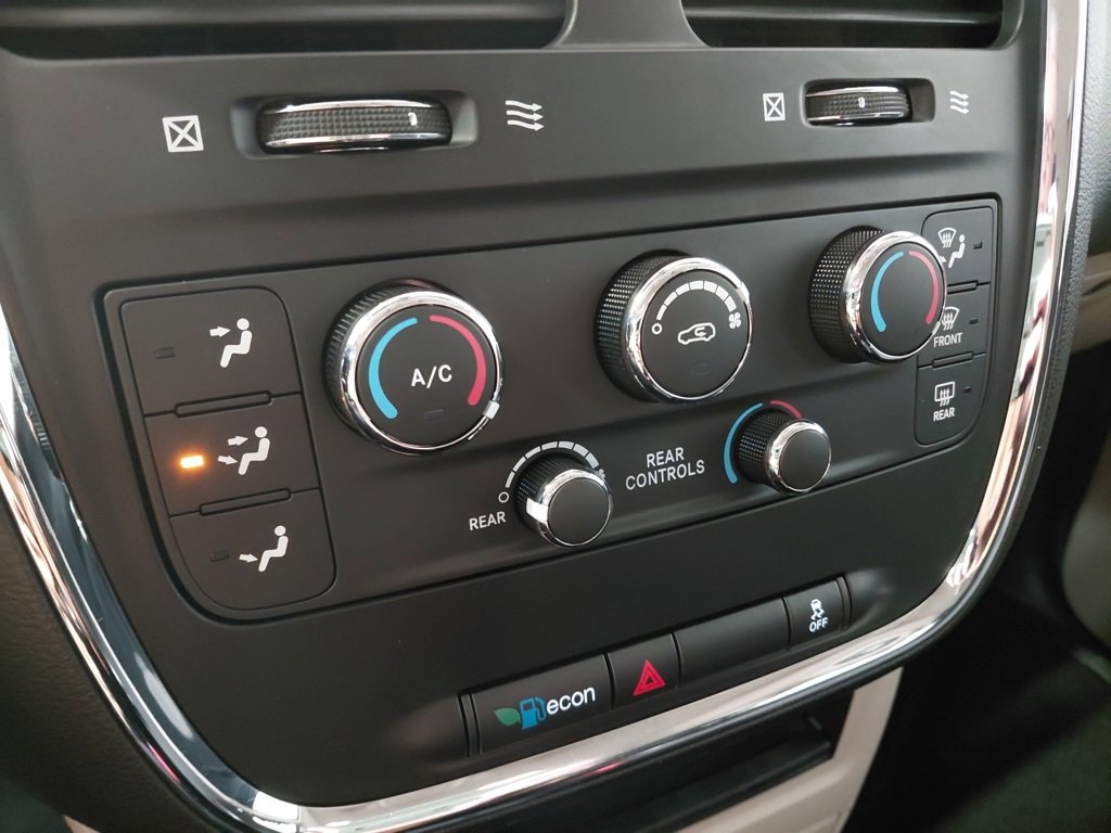 Certified 2020 Dodge Grand Caravan SE w/ UConnect Hands-Free Group image 29