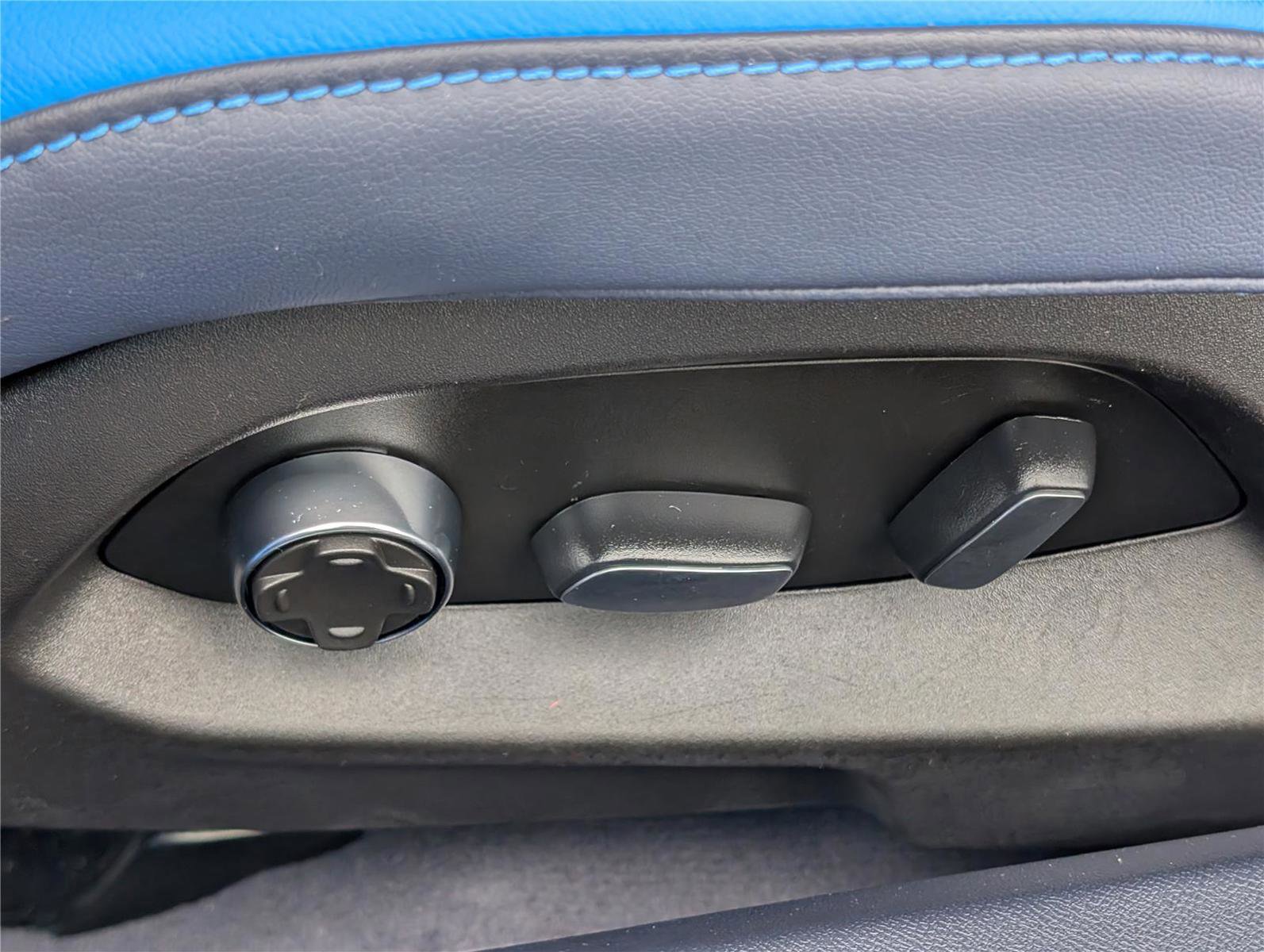 Used 2020 Chevrolet Corvette Stingray Premium Conv w/ 3LT Preferred Equipment Group image 19