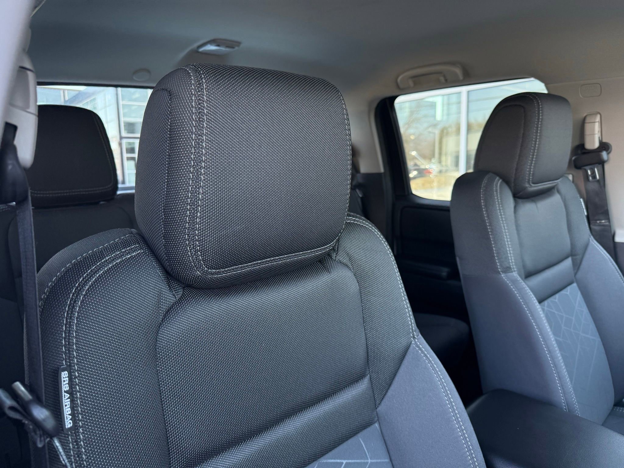 Used 2025 Nissan Frontier SV image 17