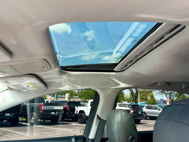 Used 2015 Chevrolet SS RWD image 16