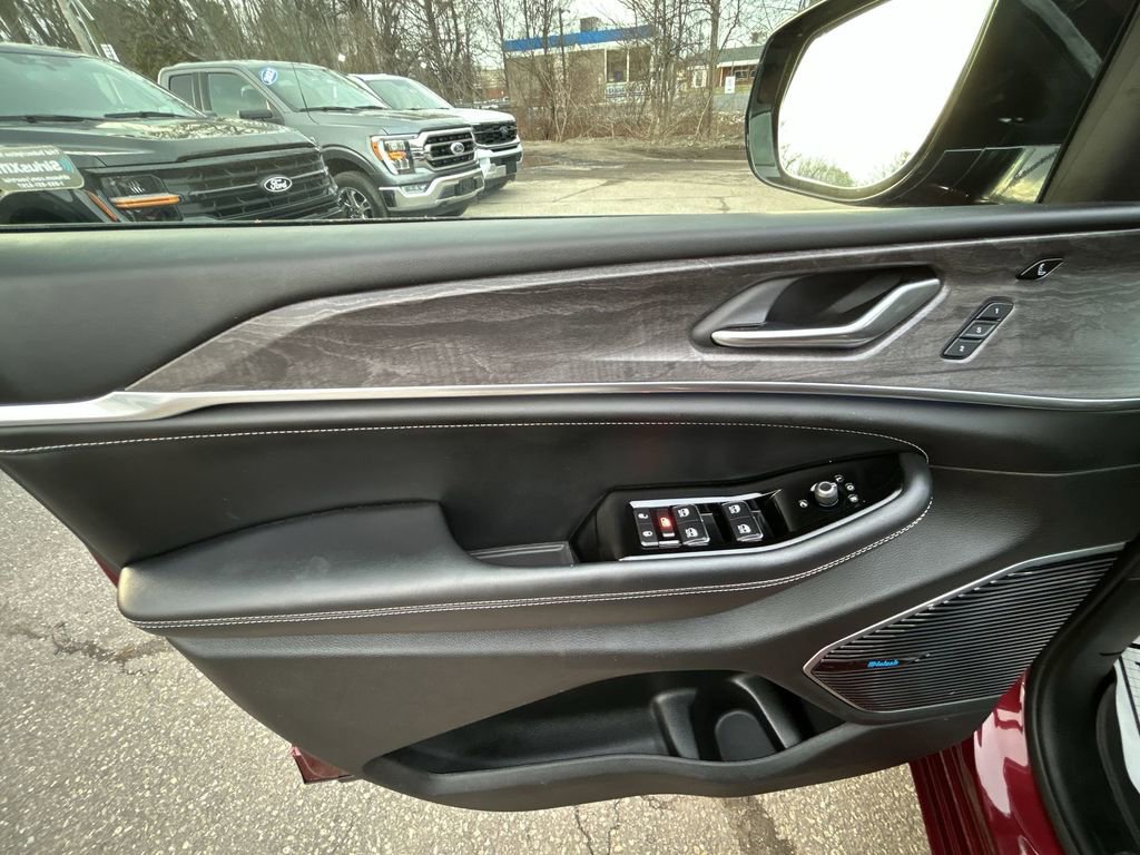 Used 2021 Jeep Grand Cherokee L Overland w/ Luxury Tech Group IV image 13