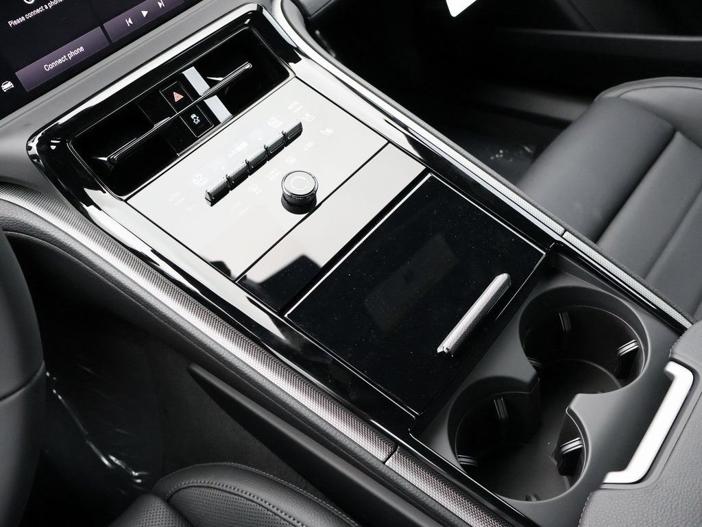 Certified 2025 Porsche Panamera 4 AWD/4WD image 24