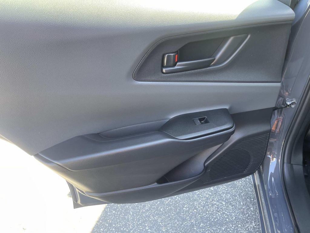 Used 2025 Toyota Prius LE FWD image 13