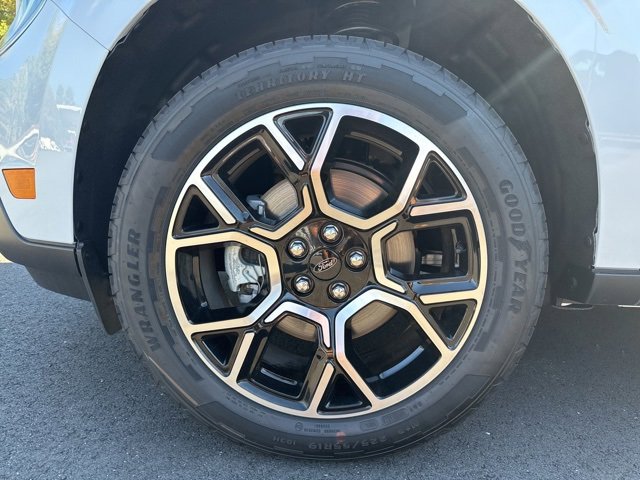 New 2025 Ford Maverick Lariat image 9