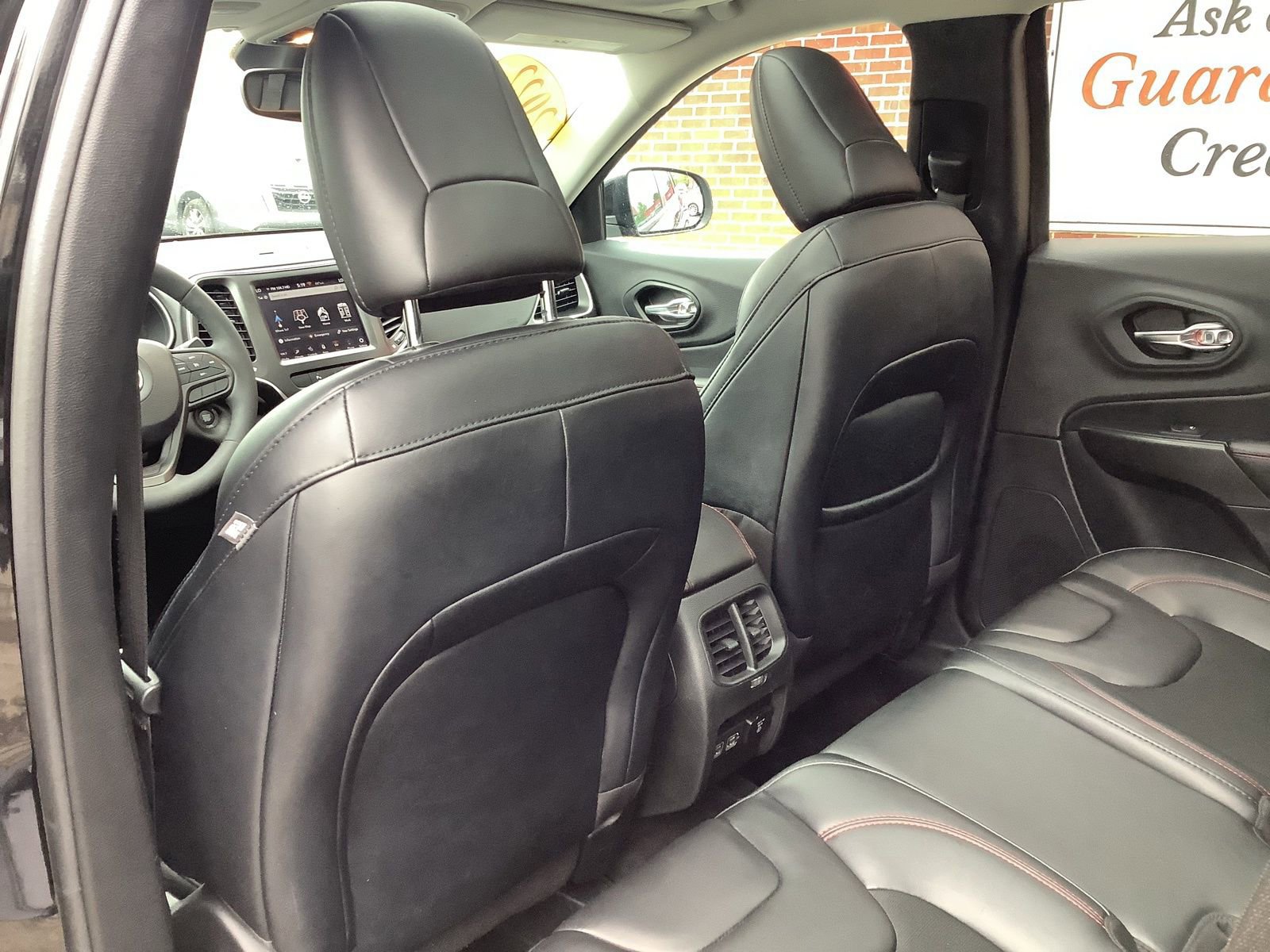 Used 2022 Jeep Cherokee Trailhawk w/ Sun & Sound Group image 12