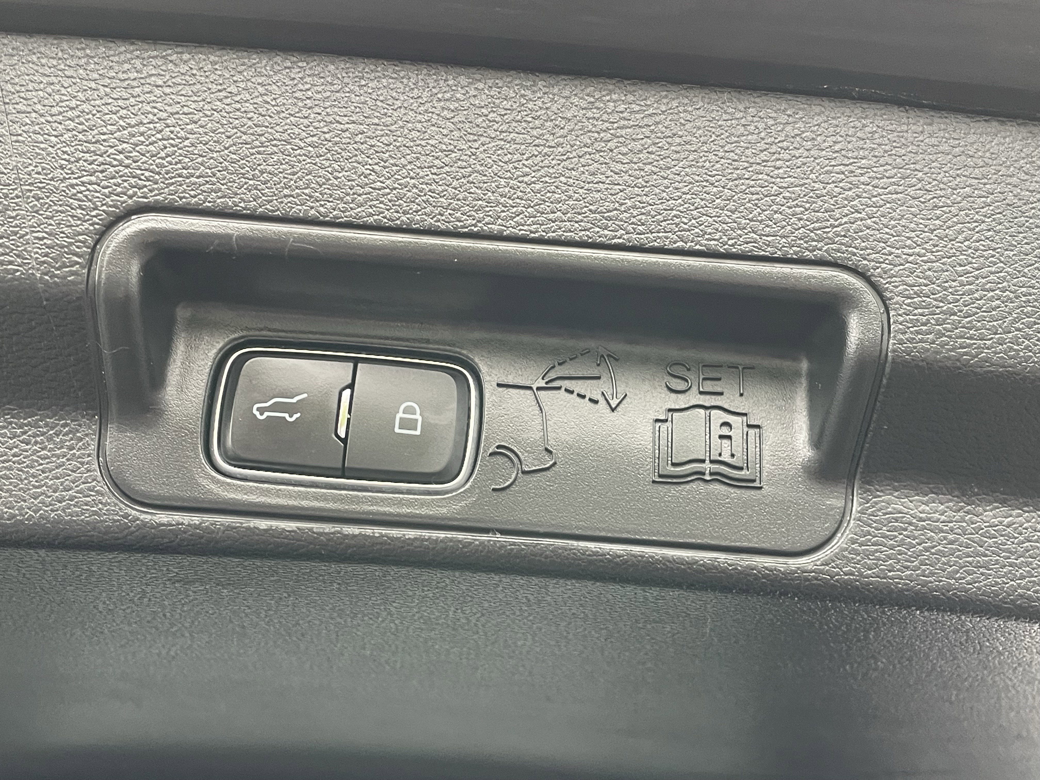 Certified 2022 Ford Explorer ST w/ Equipment Group 401A image 8