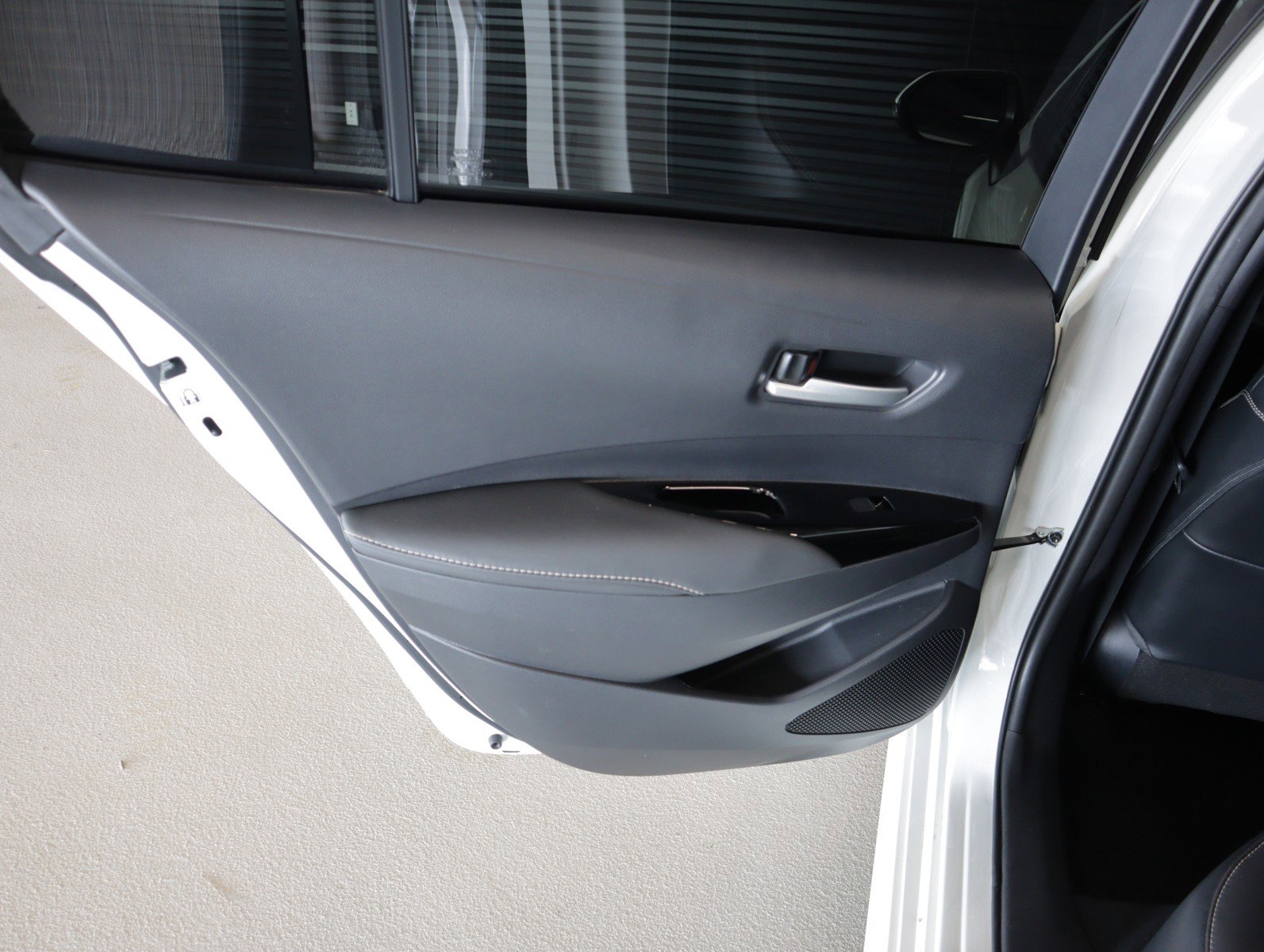 Used 2020 Toyota Corolla XLE w/ Carpet Mat Package (TMS) FWD image 28