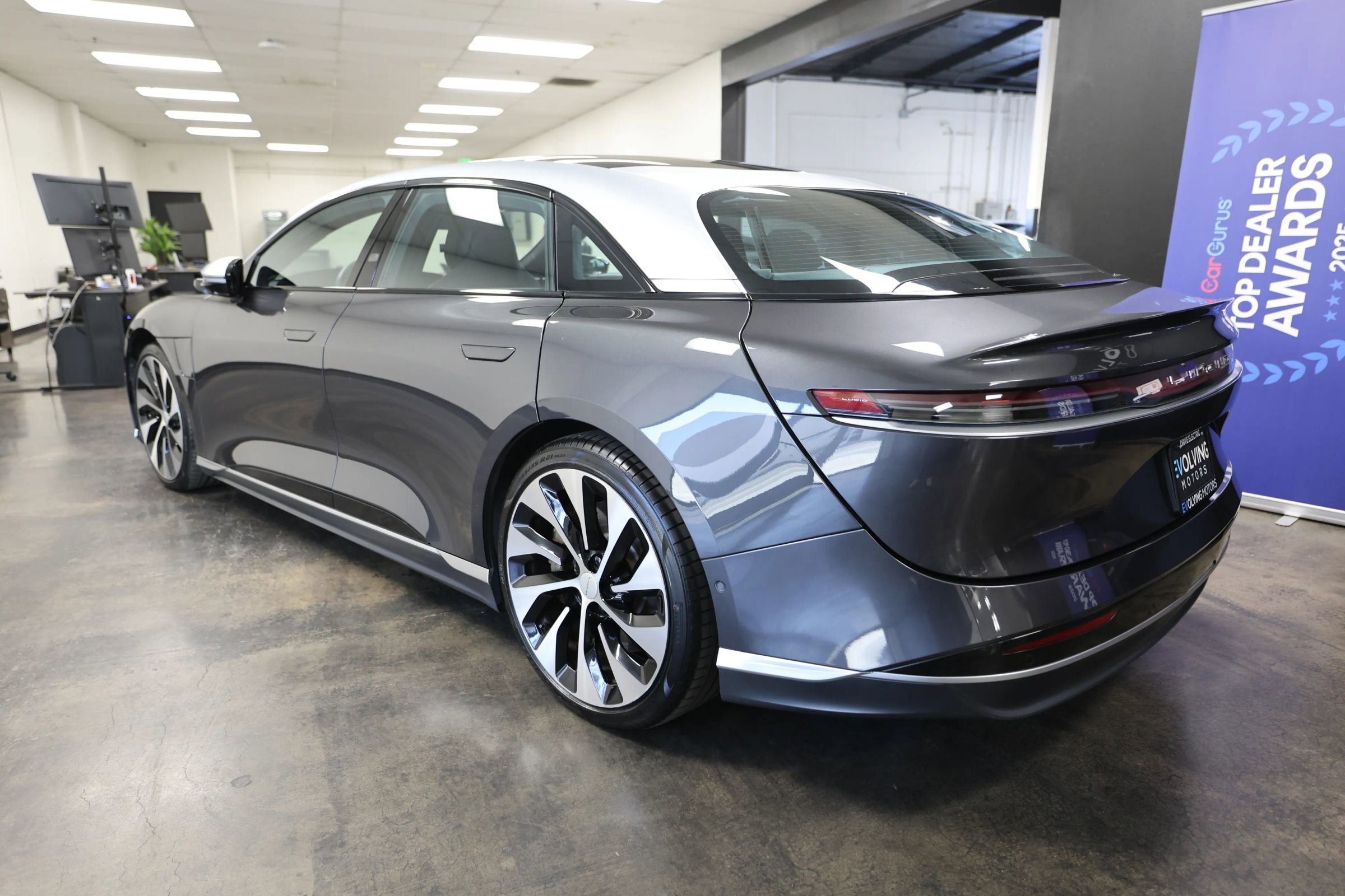 Used 2022 Lucid Air Grand Touring image 8