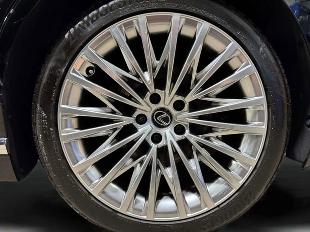 Used 2024 Lexus LS 500 AWD w/ Interior Upgrade Package image 36