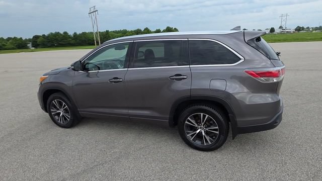Used 2016 Toyota Highlander XLE AWD/4WD image 7