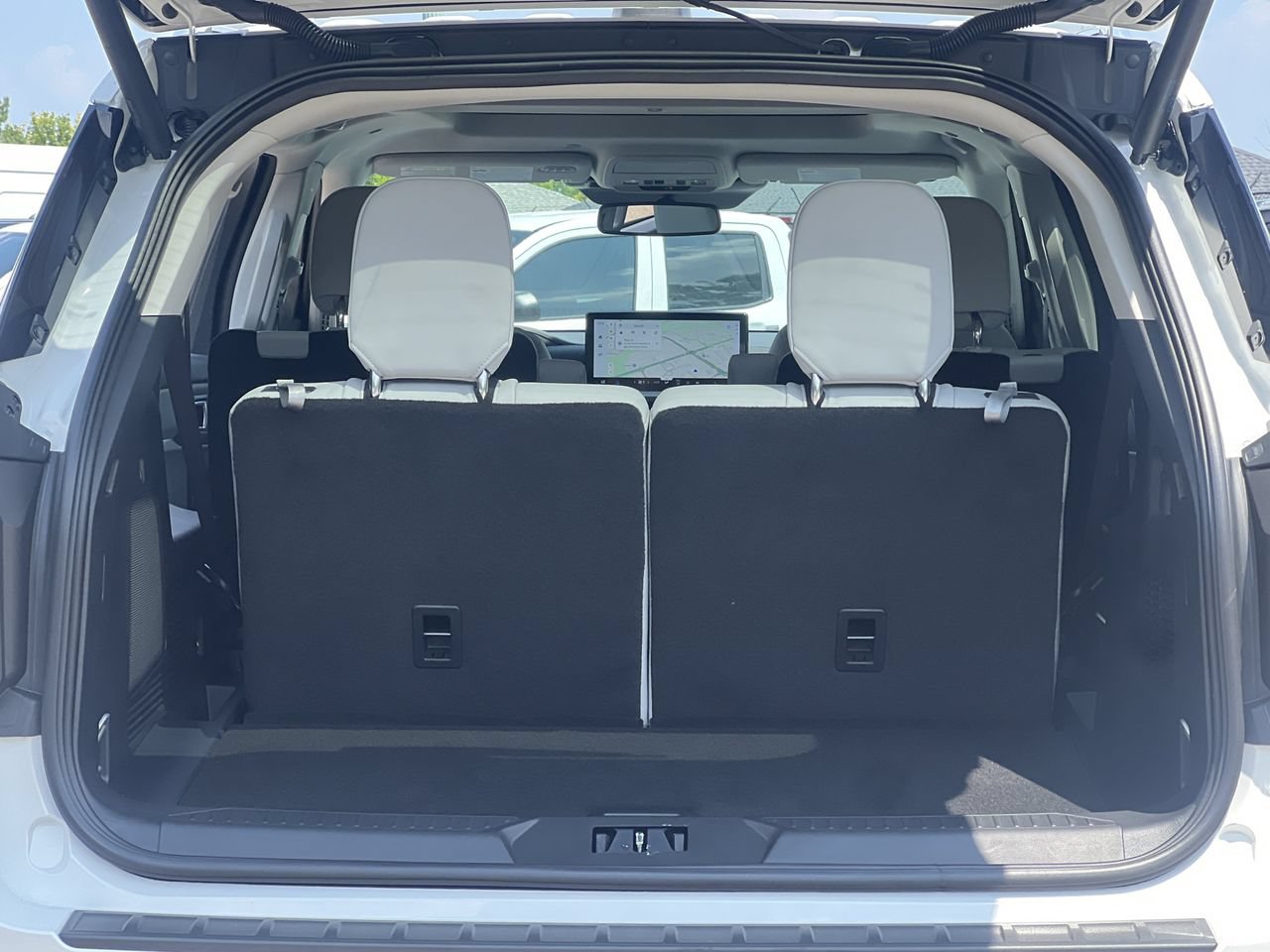 New 2026 Ford Explorer Platinum w/ LUX Leather Package AWD/4WD image 21