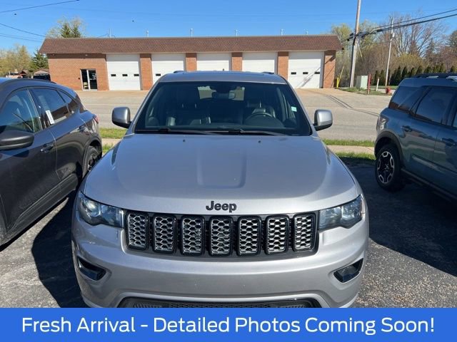 Used 2019 Jeep Grand Cherokee Altitude AWD/4WD image 11