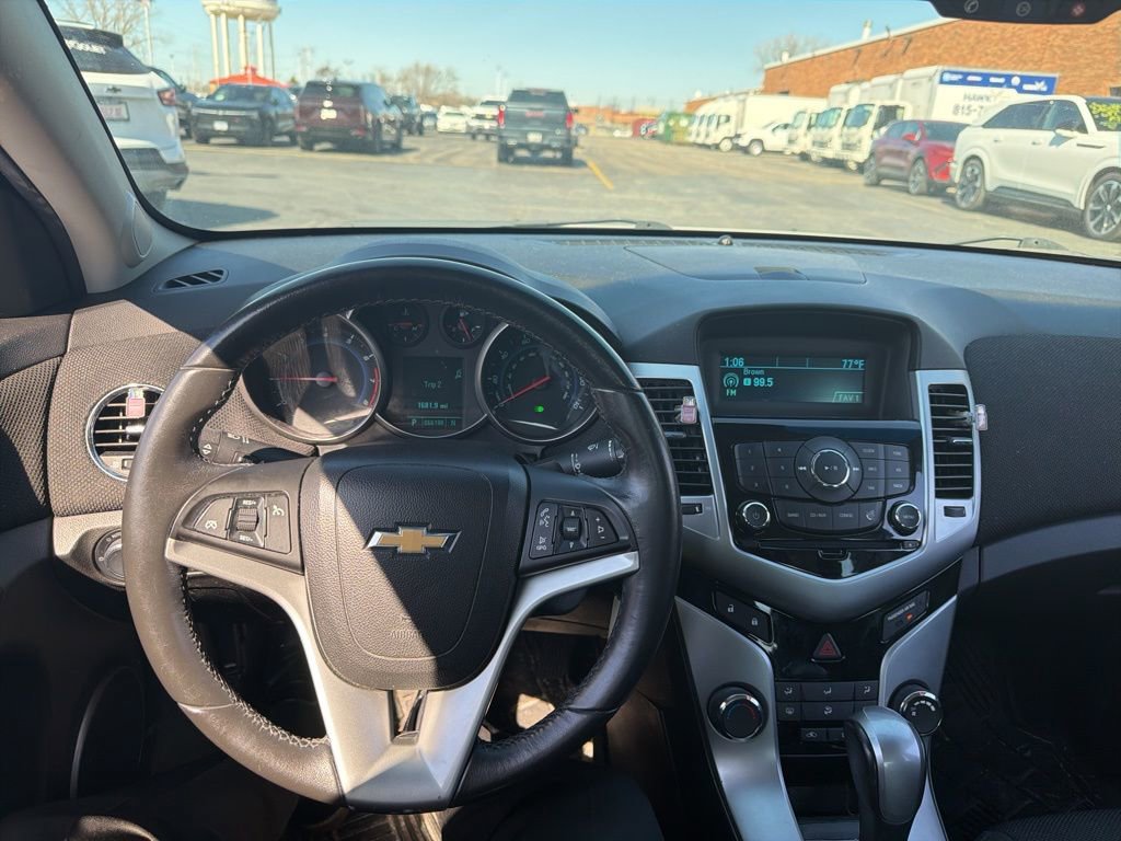 Used 2011 Chevrolet Cruze LT image 11