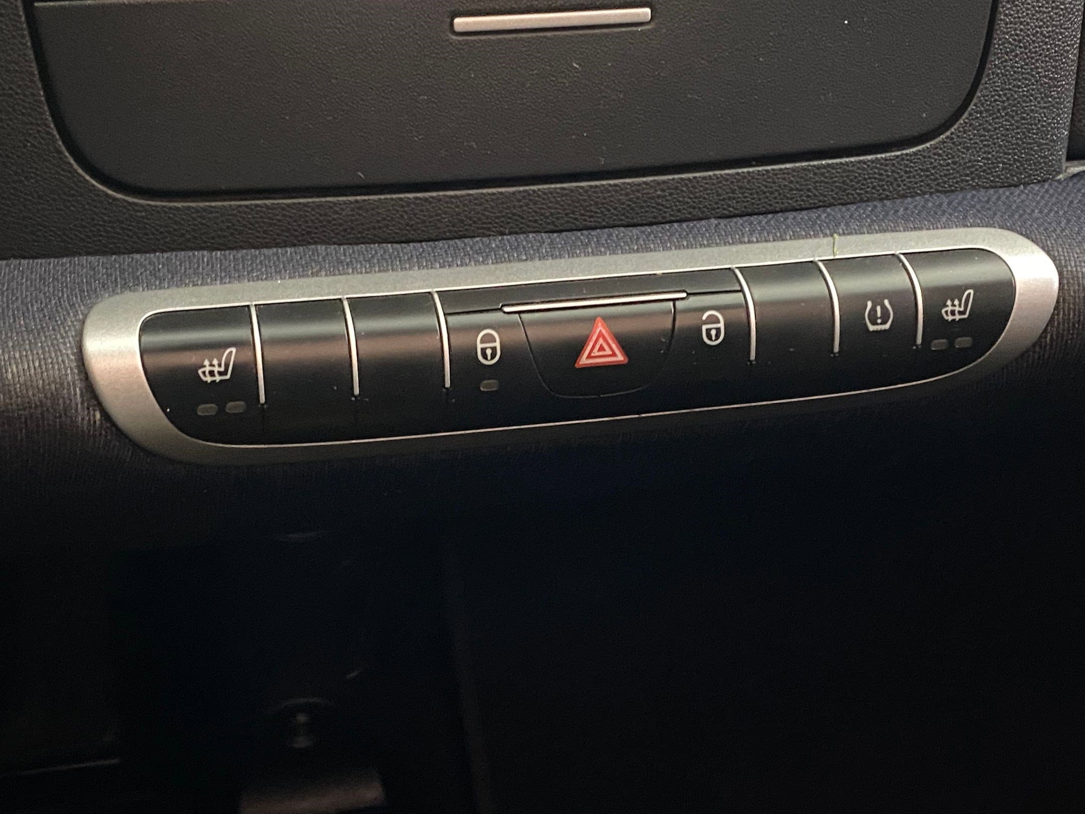 Used 2015 smart fortwo passion image 21