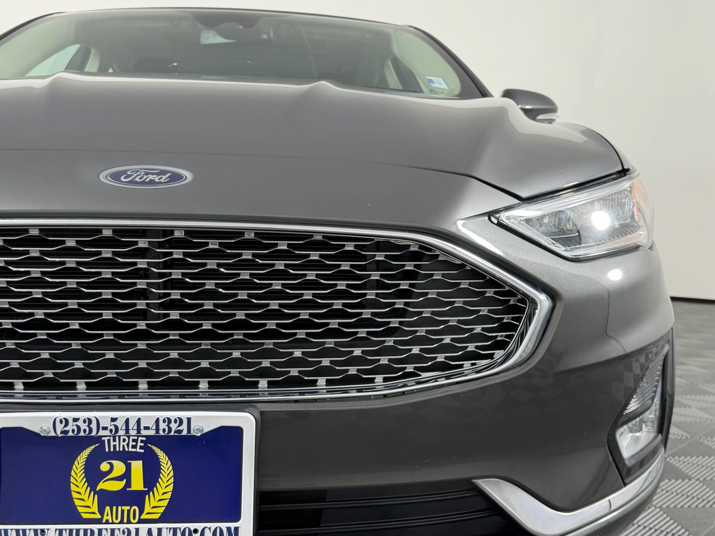 Used 2019 Ford Fusion Titanium FWD image 5