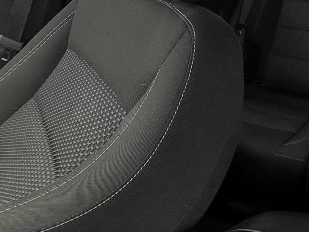 Used 2023 GMC Terrain SLE w/ Driver Convenience Package FWD image 12