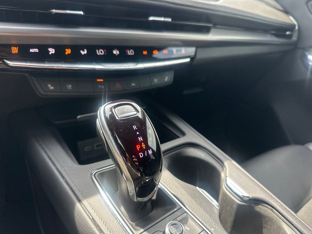 Used 2024 Cadillac XT4 Premium Luxury image 18