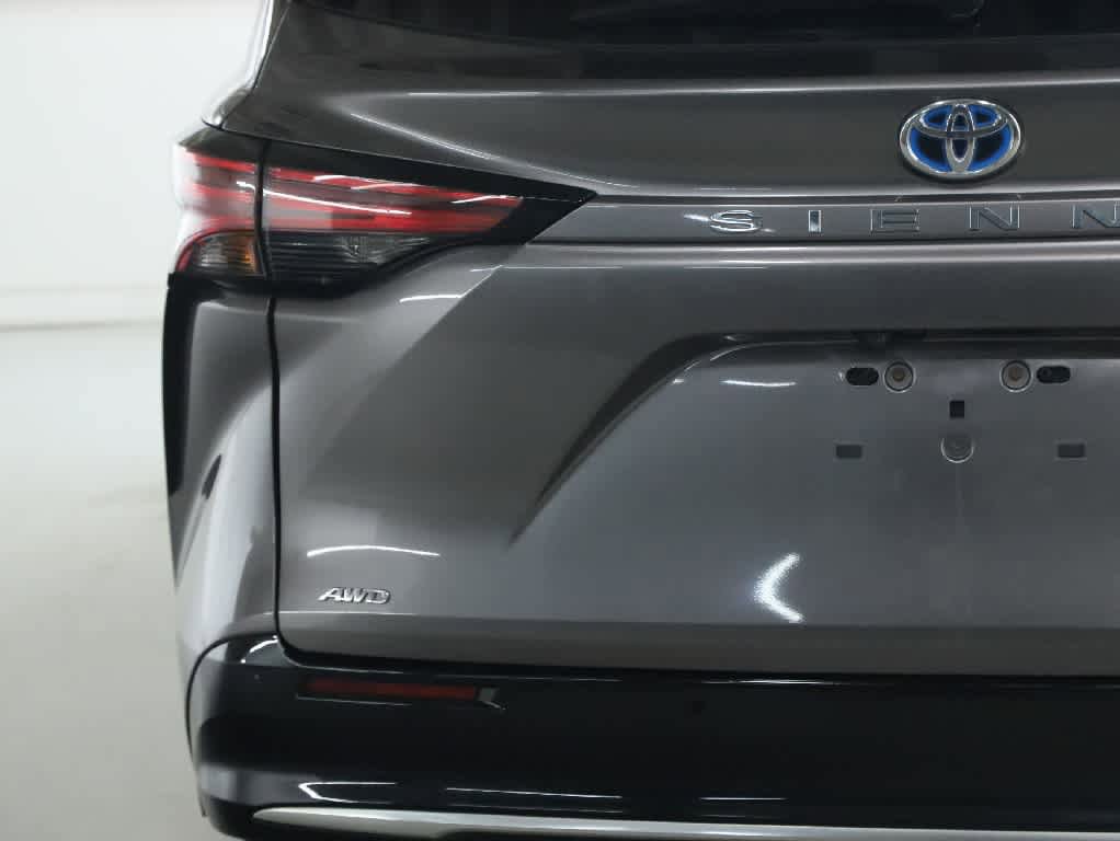 Certified 2022 Toyota Sienna Platinum AWD/4WD image 44