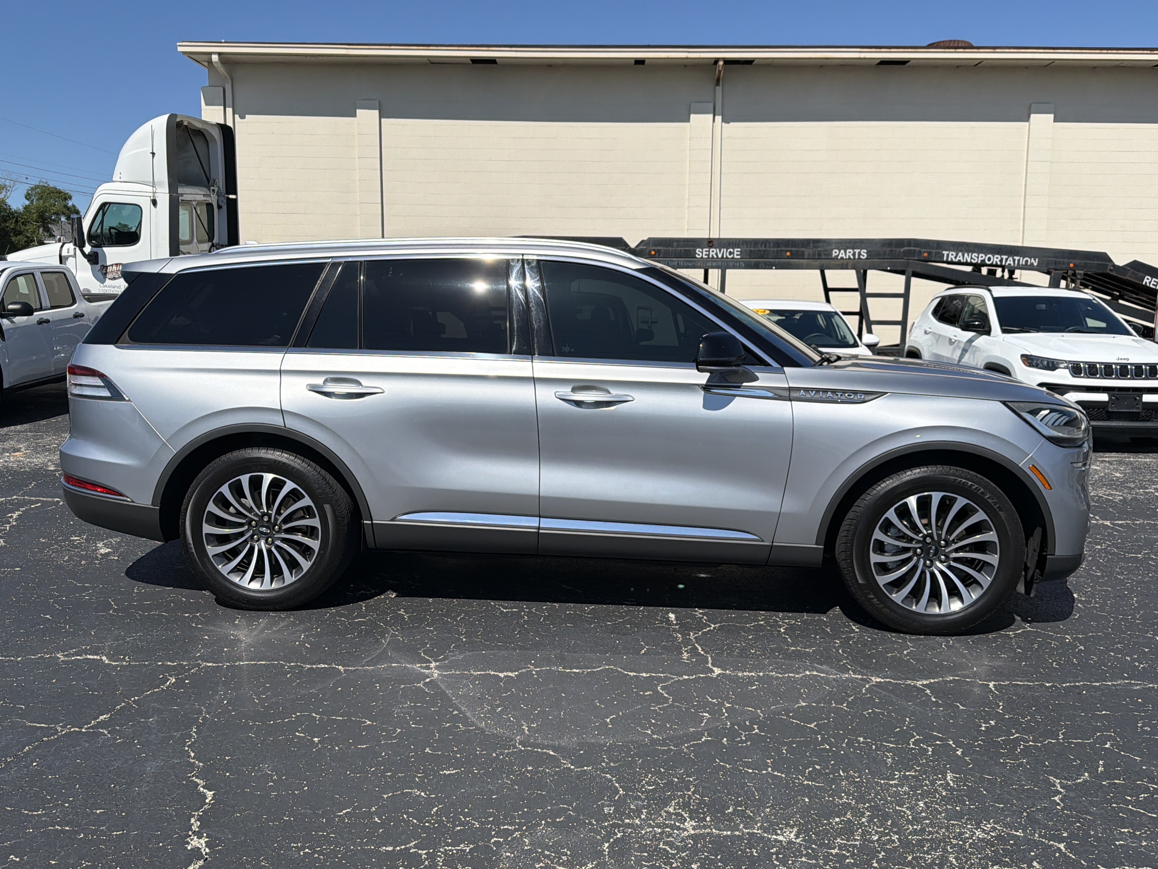 Certified 2020 Lincoln Aviator Reserve w/ Elements Package Plus RWD image 2