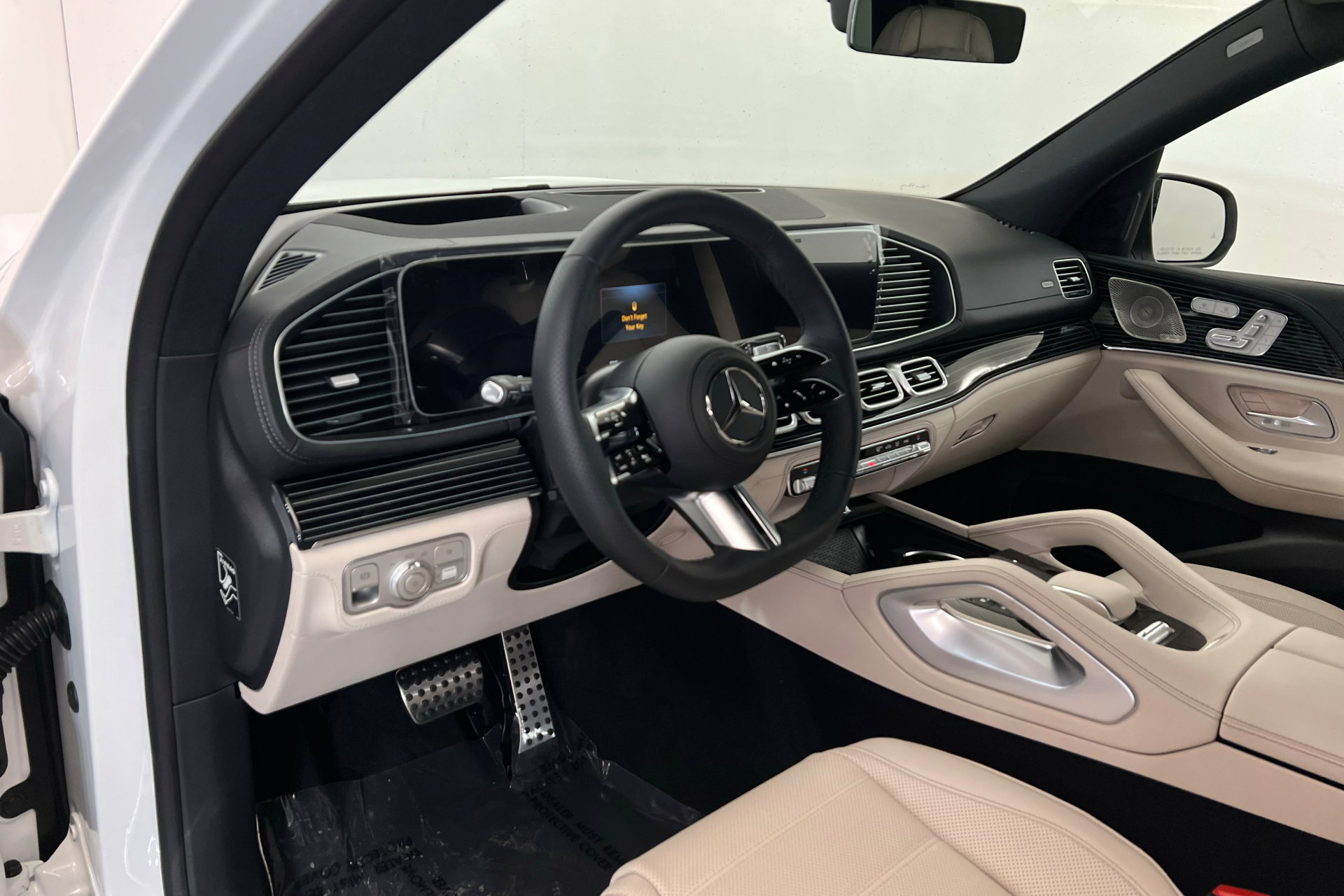 New 2026 Mercedes-Benz GLS 580 4MATIC image 16