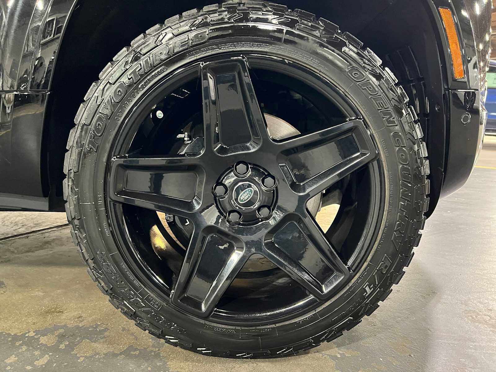 Used 2024 Land Rover Defender 110 V8 AWD/4WD image 9