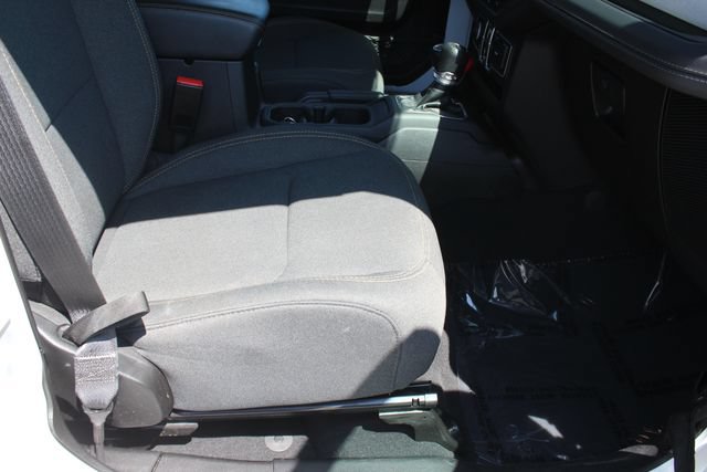 Used 2025 Jeep Wrangler Unlimited Sahara AWD/4WD image 32