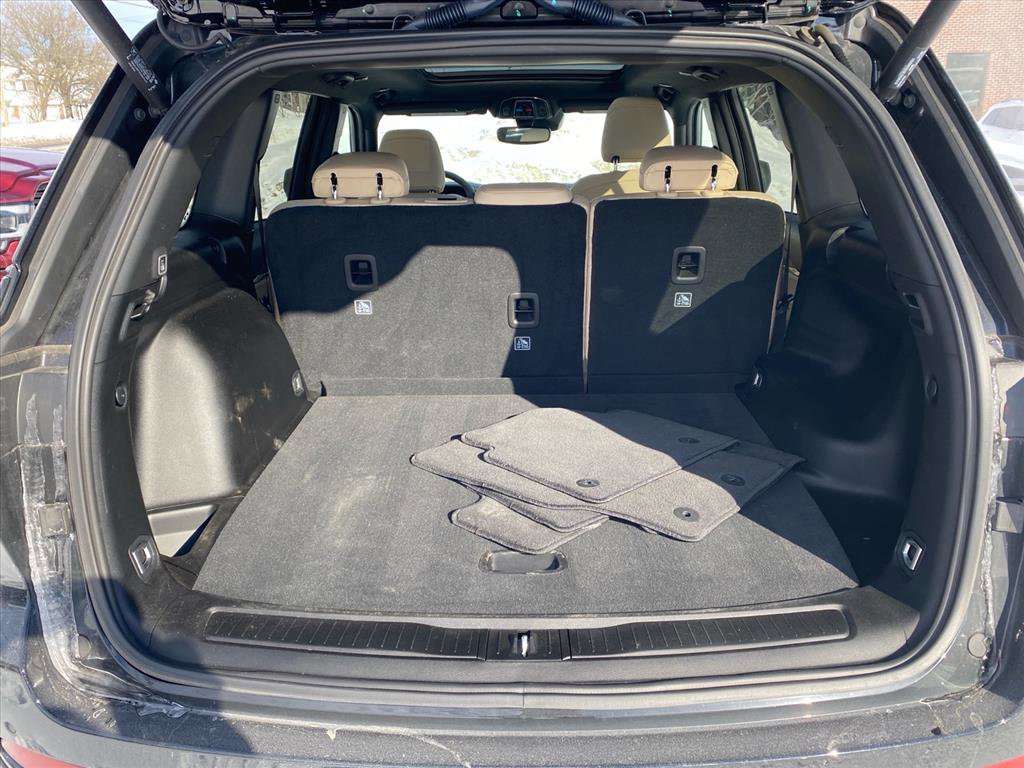 Used 2024 Jeep Grand Cherokee Limited w/ Black Appearance Package image 21