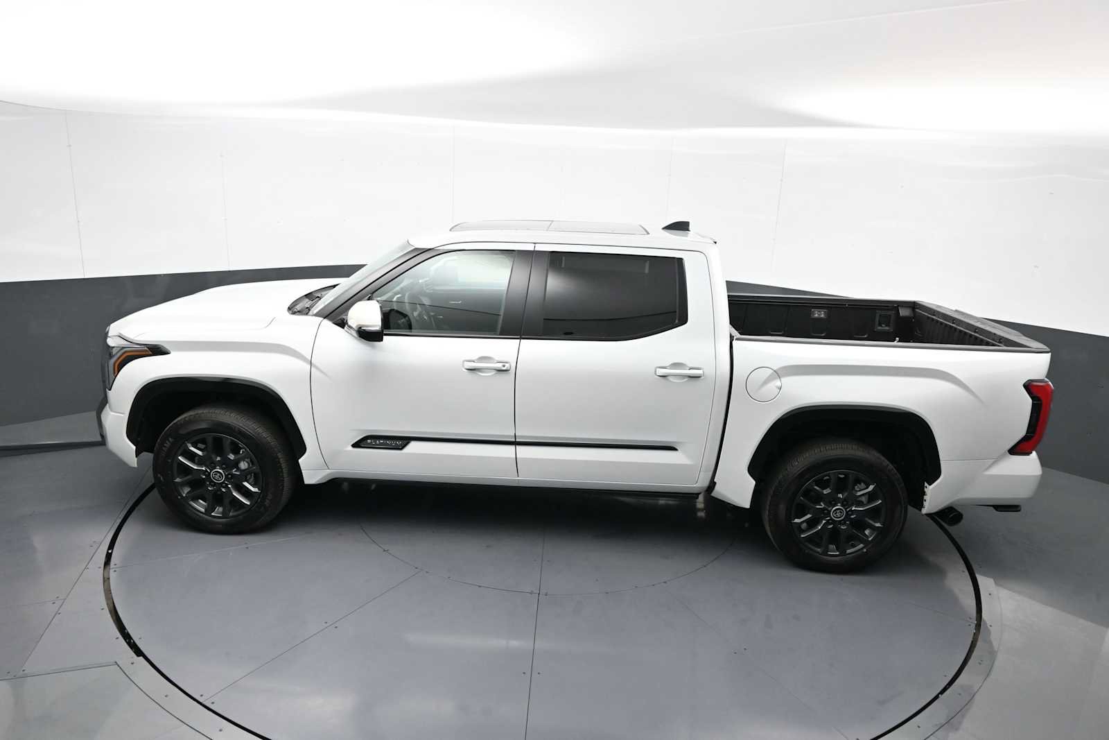 New 2024 Toyota Tundra Platinum AWD/4WD image 41