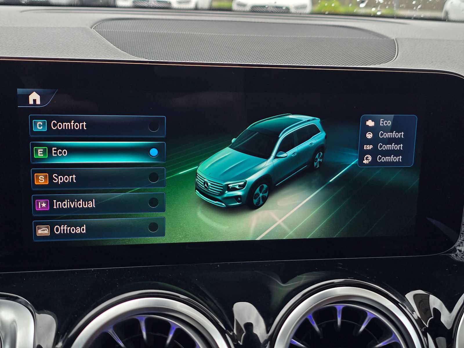 New 2026 Mercedes-Benz GLB 250 4MATIC image 30