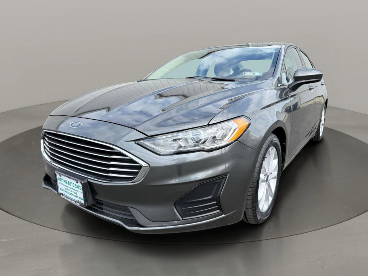 Used 2019 Ford Fusion SE FWD image 3