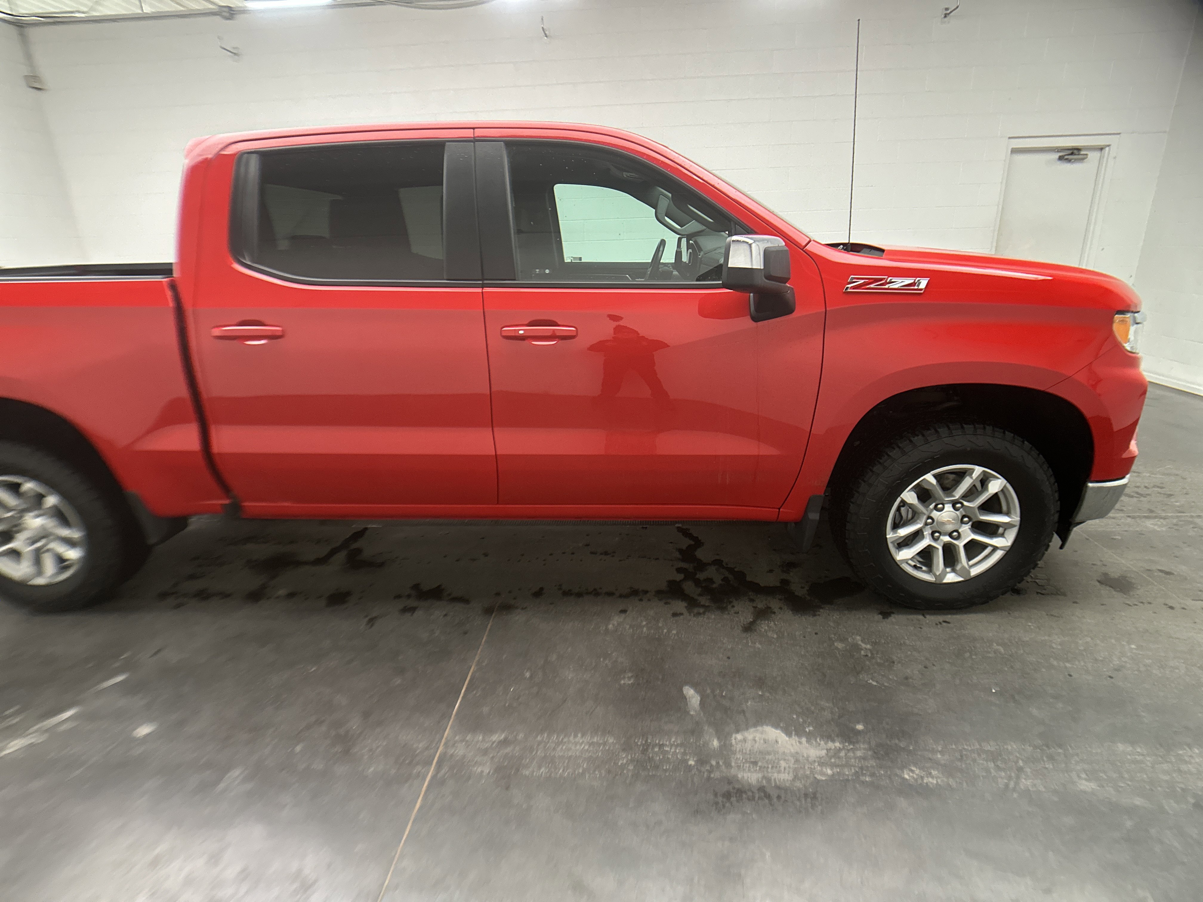 Used 2023 Chevrolet Silverado 1500 LT image 38