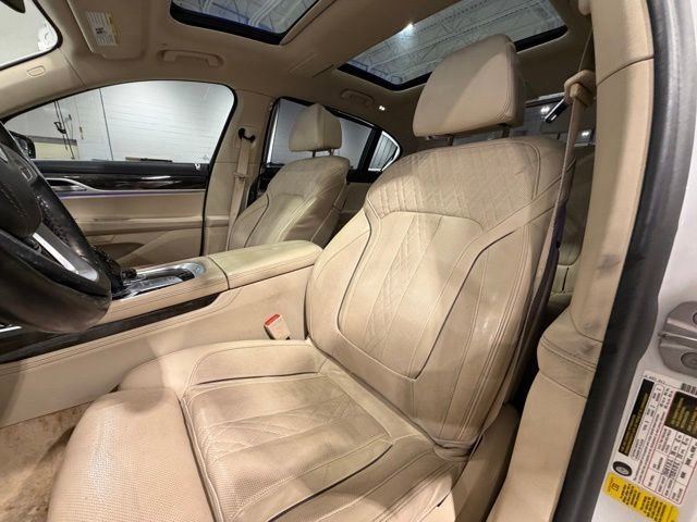 Used 2020 BMW 740i w/ Premium Package RWD image 25