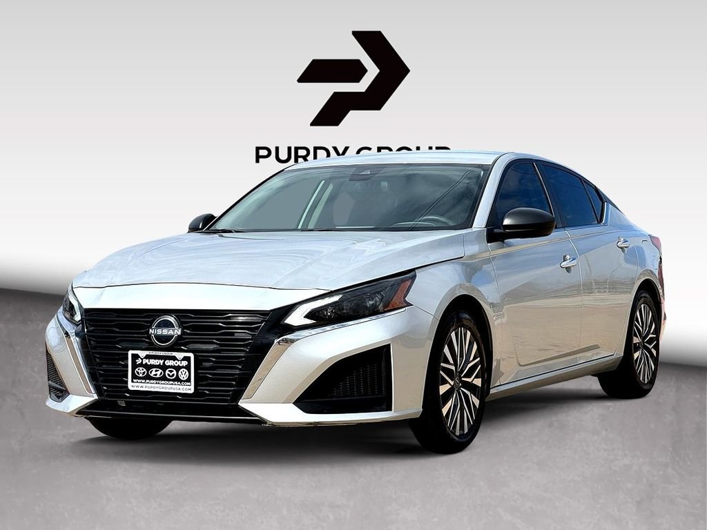 Used 2024 Nissan Altima 2.5 SV image 4
