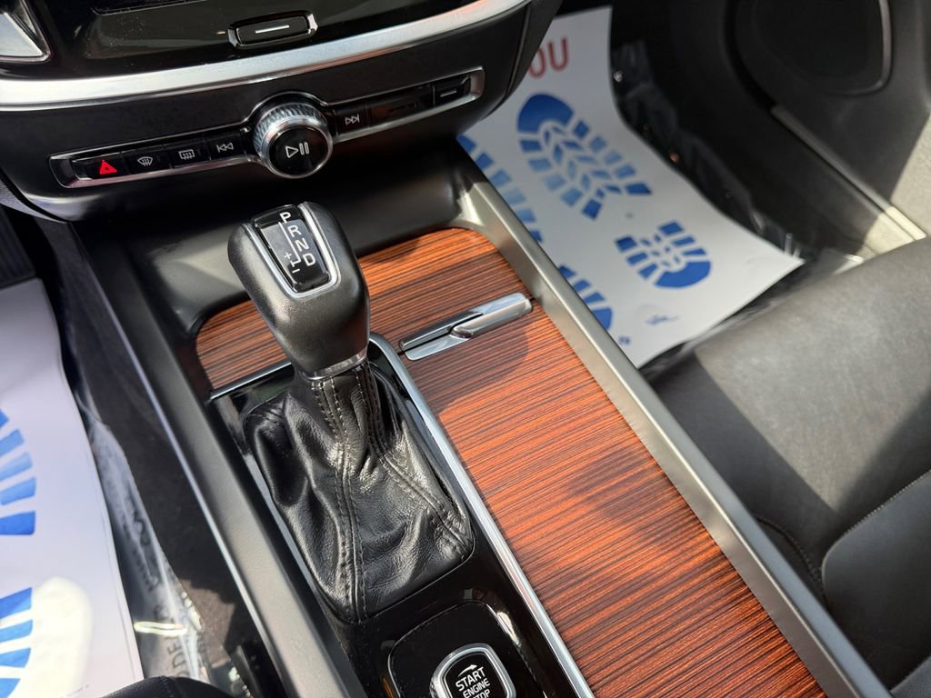 Used 2021 Volvo S60 T5 Momentum image 23