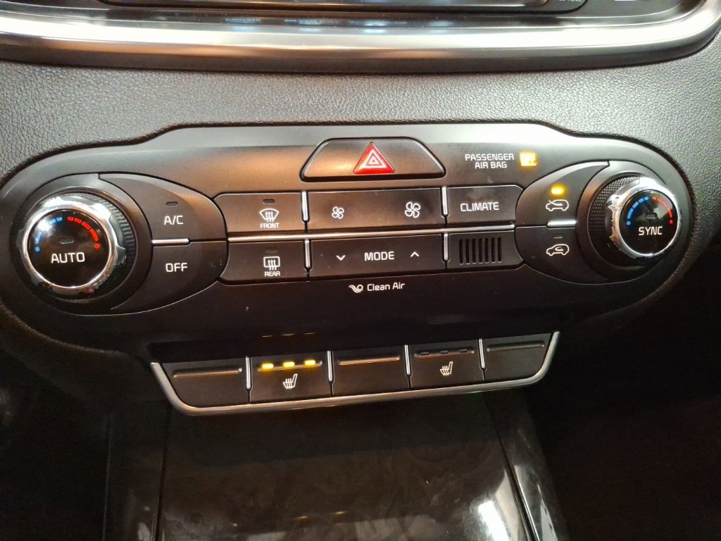 Used 2017 Kia Sorento EX image 24