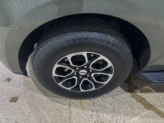 Used 2024 Ford Expedition XLT image 12