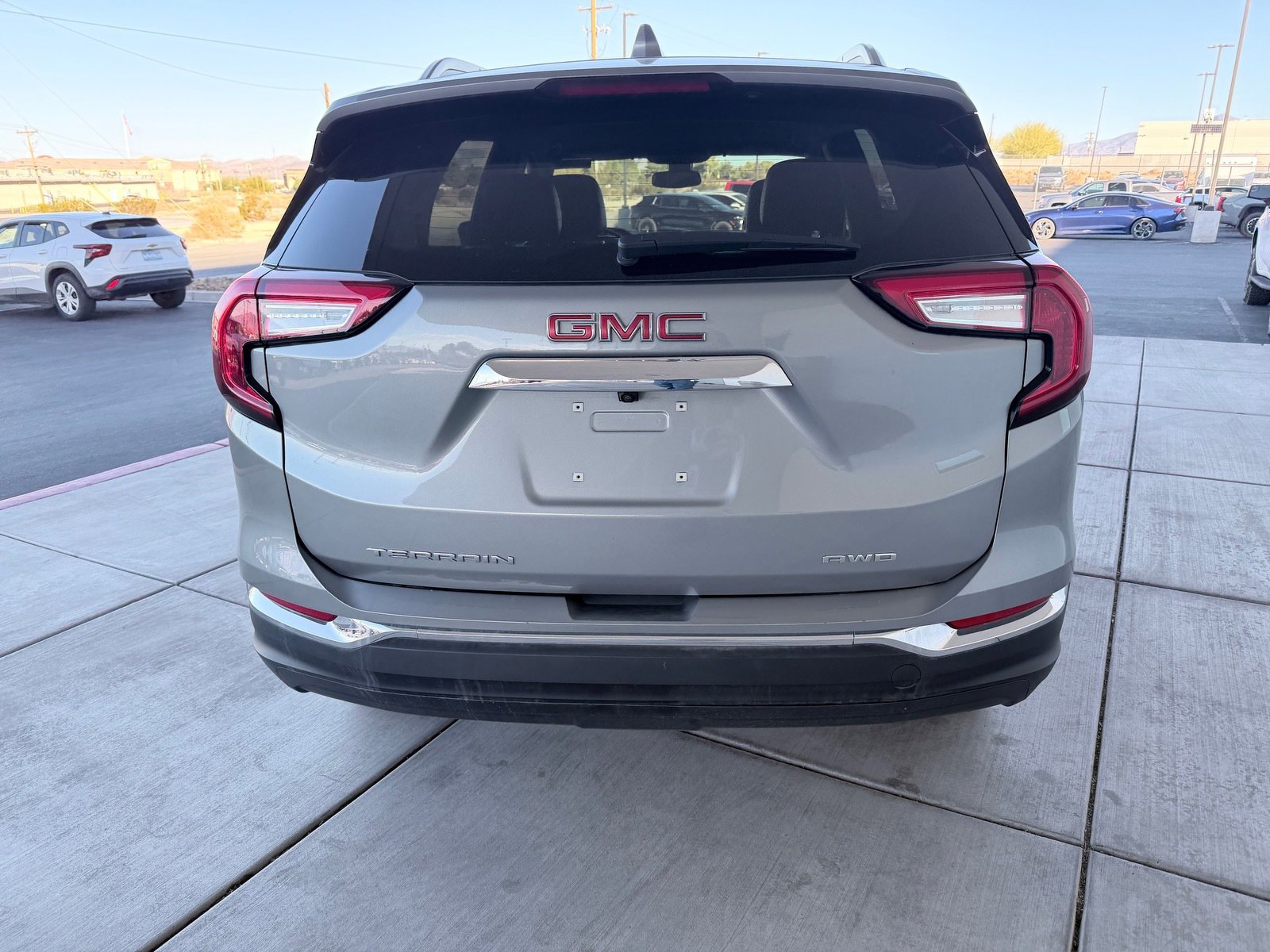 Used 2024 GMC Terrain SLT image 4
