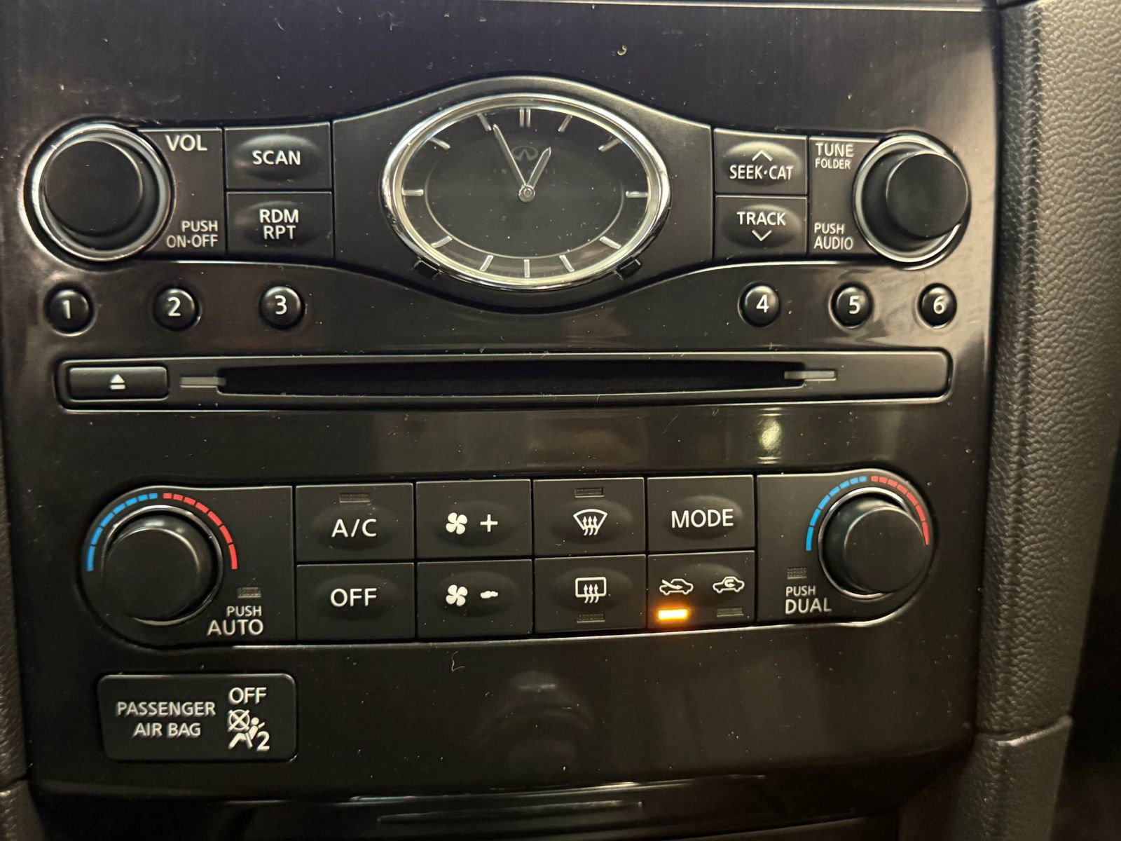 Used 2014 INFINITI QX70 3.7 w/ Premium Package image 34