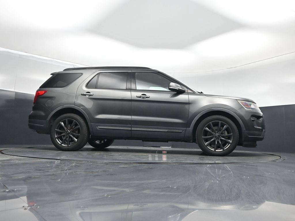 Used 2018 Ford Explorer XLT w/ Equipment Group 202A FWD image 46