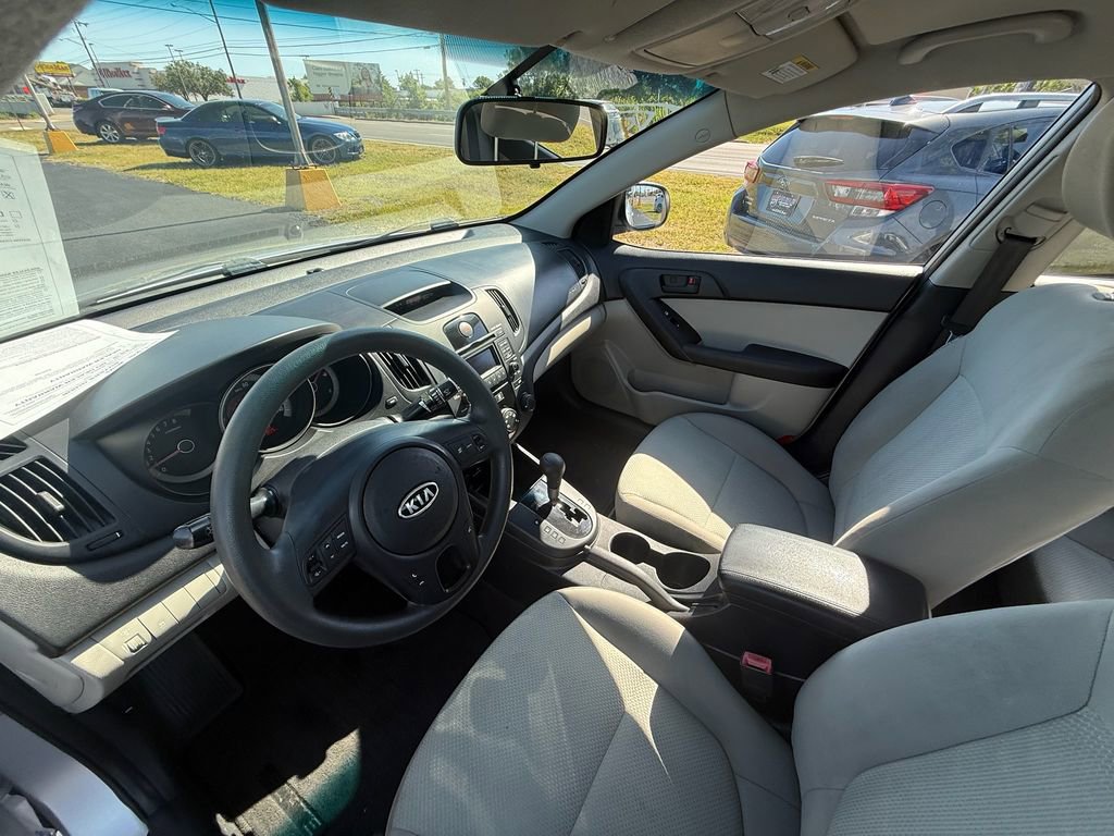 Used 2010 Kia Forte EX FWD image 13
