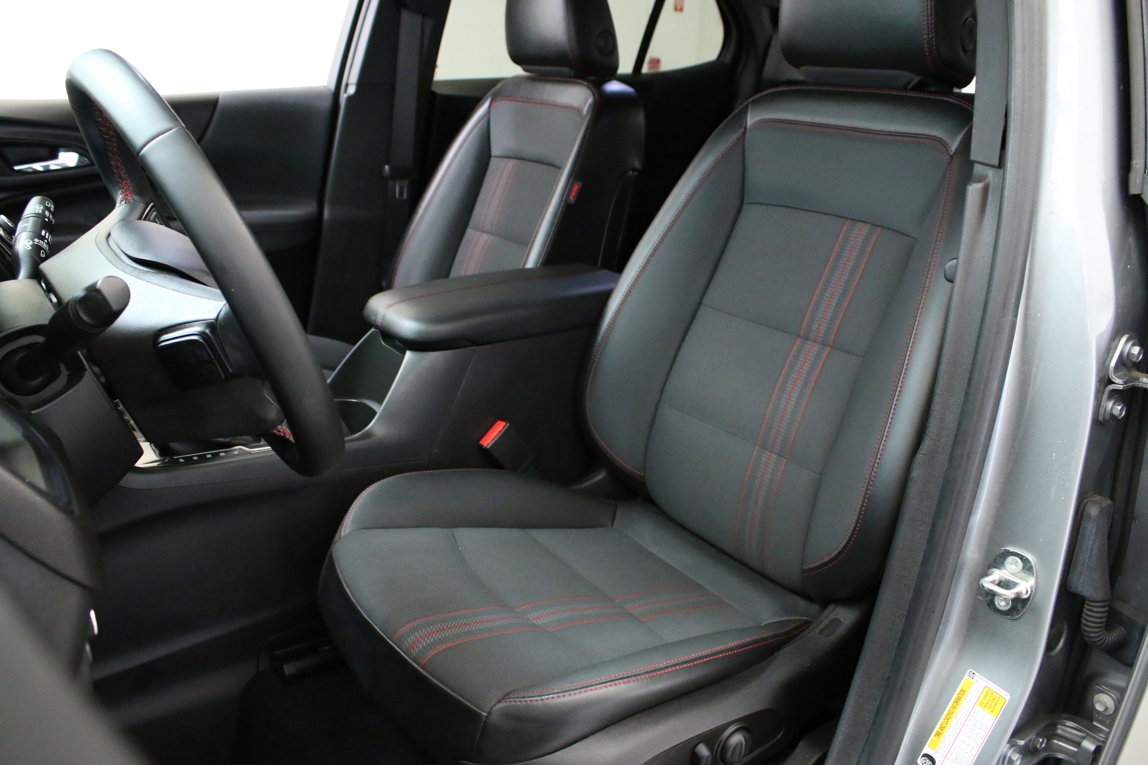 Used 2023 Chevrolet Equinox RS AWD/4WD image 25
