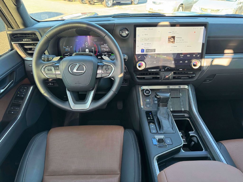 Used 2024 Lexus GX 550 AWD/4WD image 19