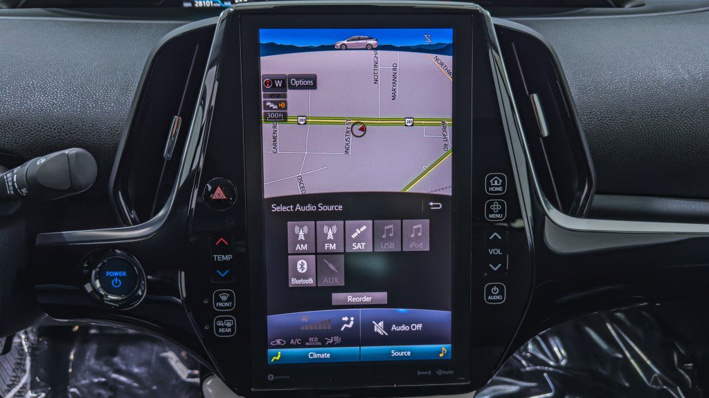 Used 2017 Toyota Prius Prime Premium image 38