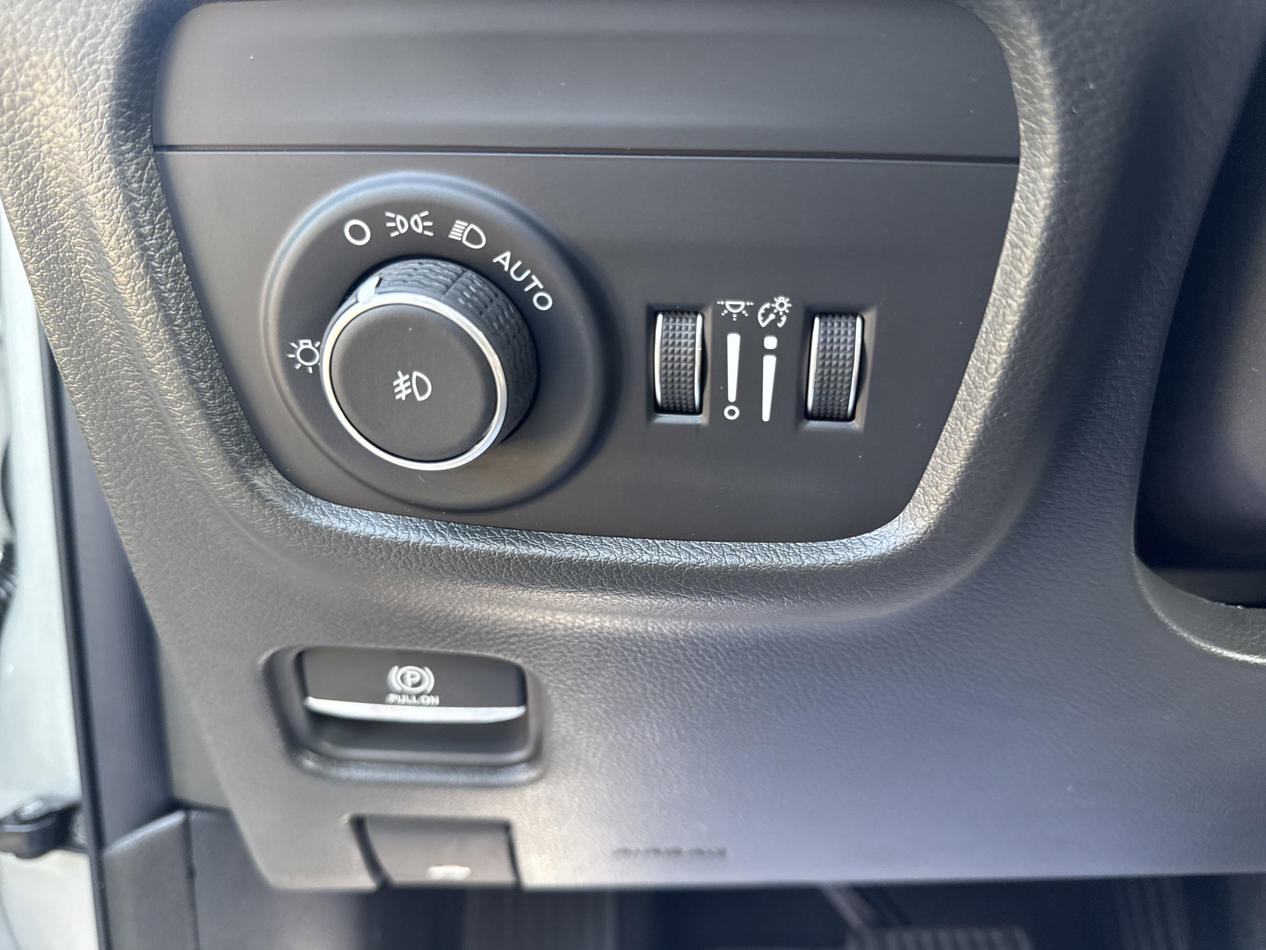 New 2025 Jeep Grand Cherokee L Overland w/ Trailer Tow Package image 14