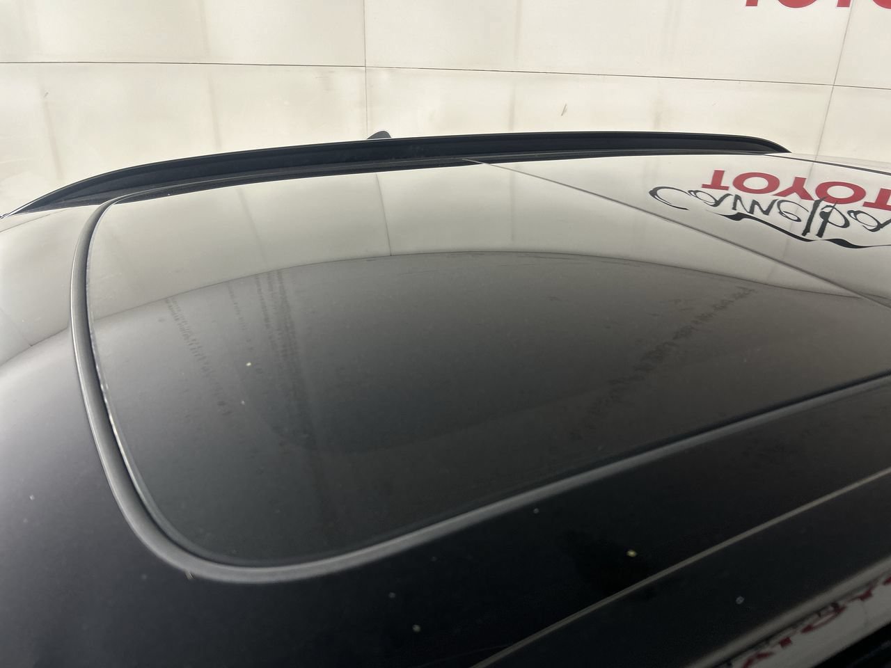 Used 2023 Volvo XC40 Recharge Plus AWD/4WD image 11