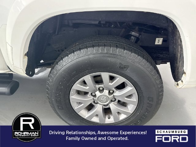 Used 2018 Toyota Tacoma SR5 w/ Exterior Package AWD/4WD image 5