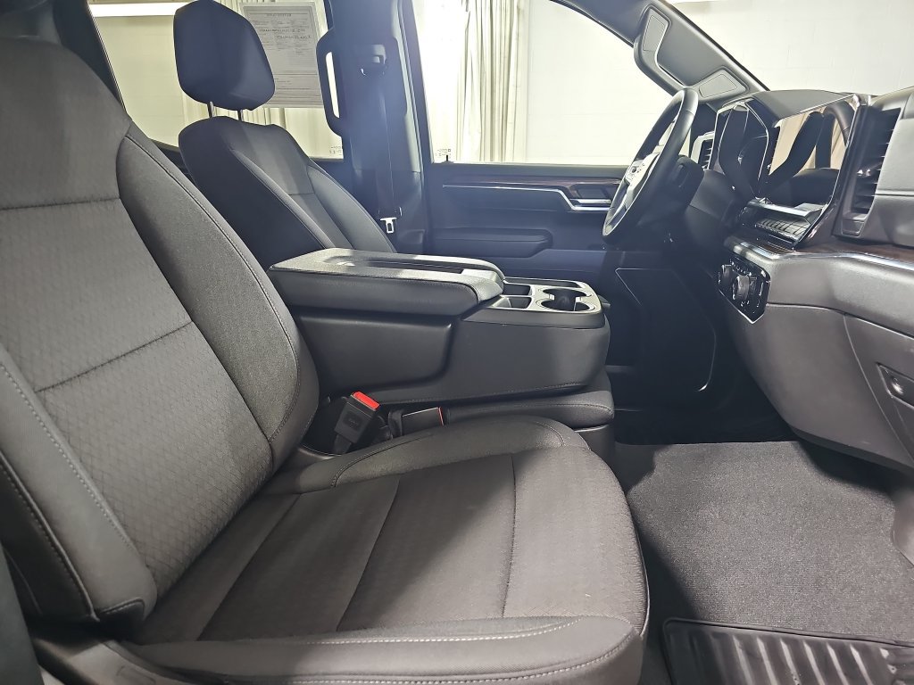 Certified 2024 Chevrolet Silverado 1500 LT AWD/4WD image 13