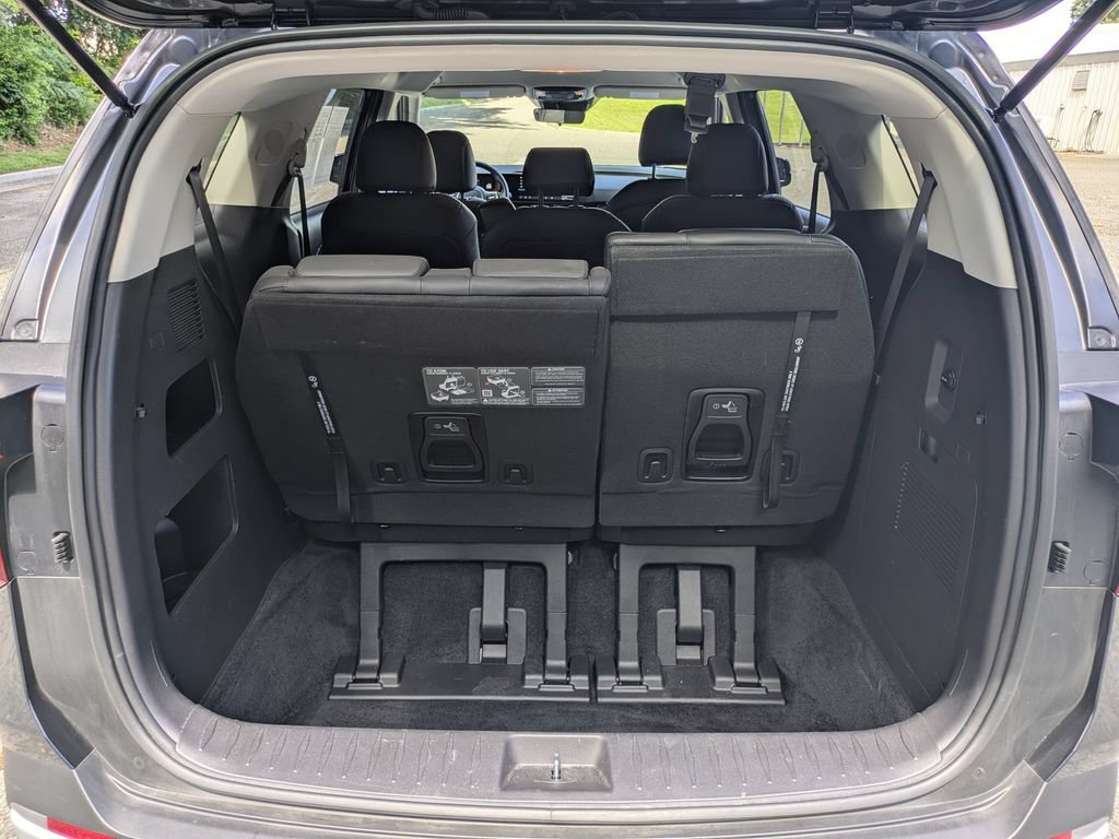 Used 2026 Kia Carnival LXS FWD image 13