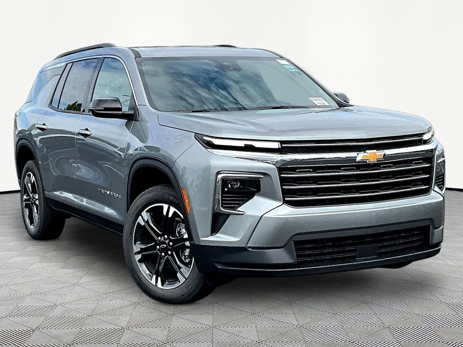 New 2027 Chevrolet Traverse LT w/ Sun and Wheel Package AWD/4WD image 3